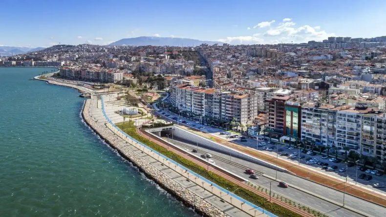 Meteoroloji Uyardı: İzmir'e Aşırı Sıcak Sonrası Yağmur Geliyor, Sıcaklık 10 Derece Birden Düşecek
