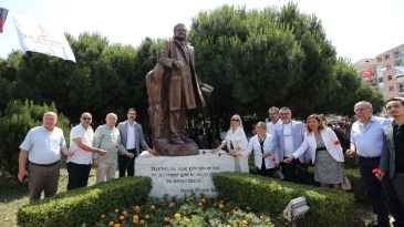 Nazım Hikmet Karşıyaka’da Anıldı