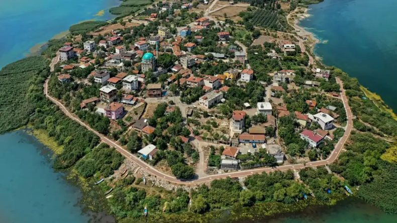 Ne İzmir Ne de Muğla: Sadece 300 Kişilik Bu Köy Türkiye’de Eşine Rastlanmayan Bir Yer!