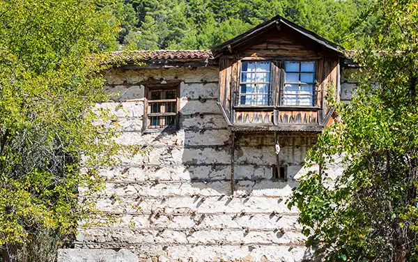 Ormana Köyü Düğmeli Evleri