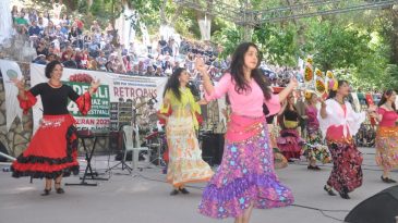 &Ouml;demiş Festivali Coşkuyla Kutlandı: Gelenek Devam Ediyor