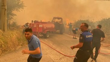 Seferihisar'da Yangın Faciası: En Az 53 Ev K&uuml;l Oldu