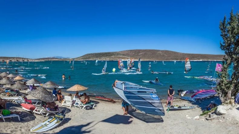 Sri Lanka'yı Geride Bırakan İzmir'in Sörf Cenneti: Çark Plajı