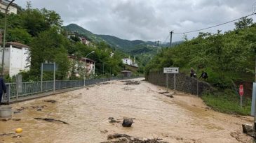 Trabzon’da Şiddetli Yağış Sonrası Sel: Bir Kişi Kayboldu