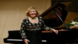 Ünlü Piyanist Gülsin Onay Karşıyaka’da Sahne Alacak