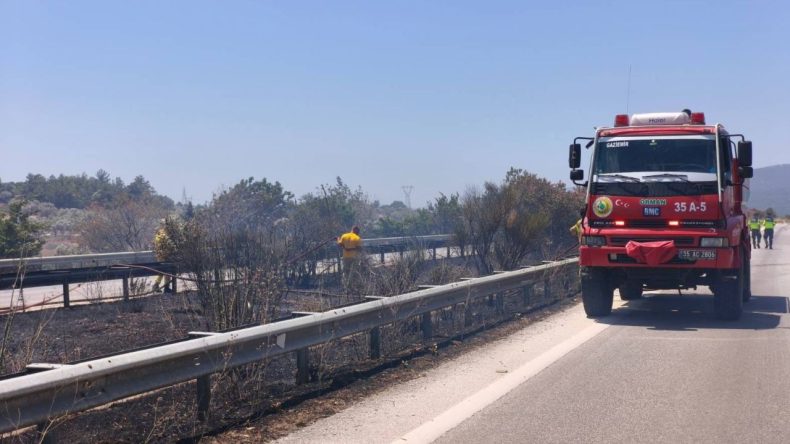 Urla Yolu Yangın Nedeniyle Ulaşıma Kapatıldı
