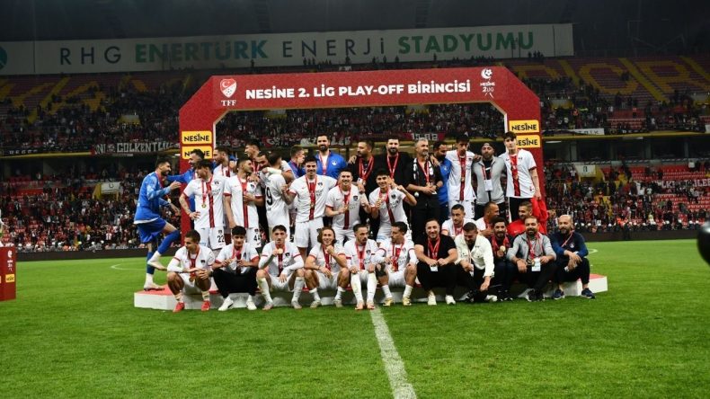 Vanspor FK penaltılarla 1. Lig’e yükseldi
