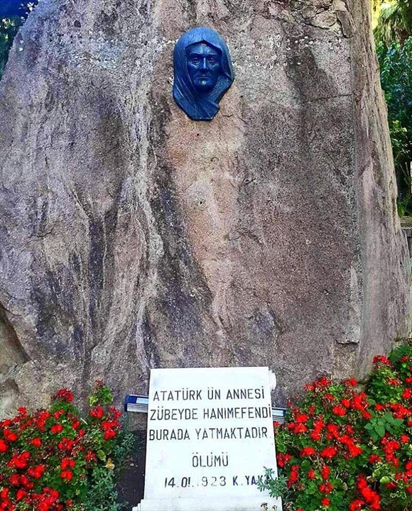 Zübeyde Hanım Anıt Mezarı