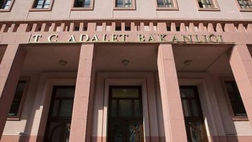 Adalet Bakanlığı&rsquo;nda Kadın İzi G&uuml;&ccedil;leniyor