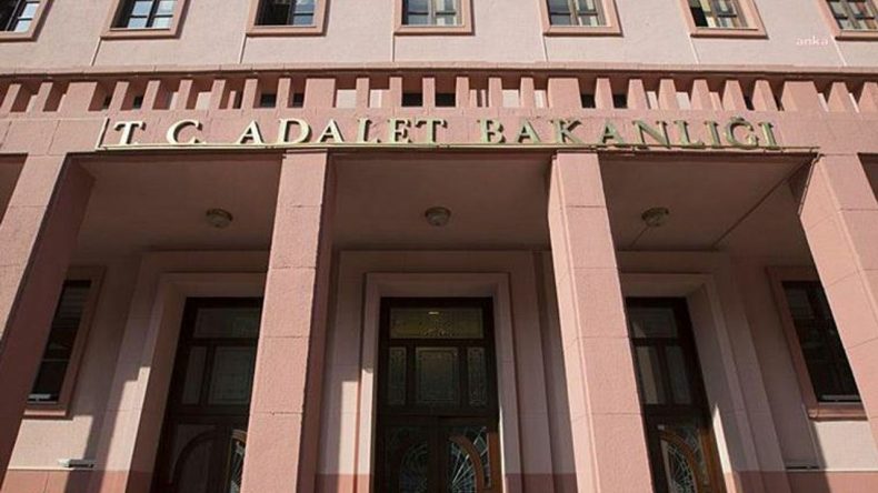Adalet Bakanlığı’nda Kadın İzi Güçleniyor