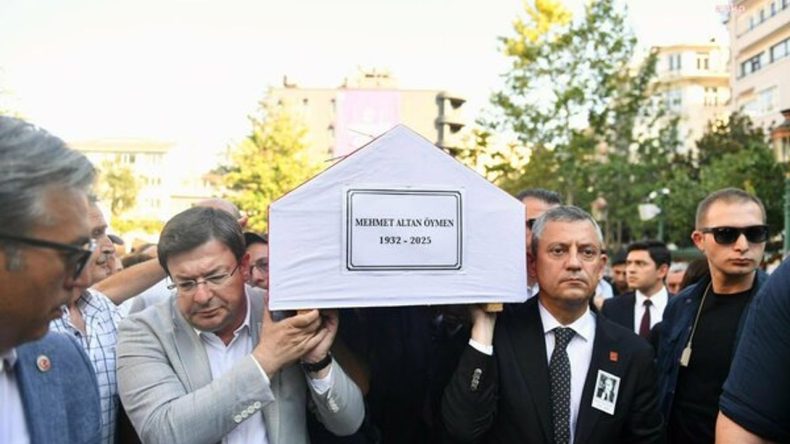 Altay Öymen, Son Yolculuğuna Alkışlarla Uğurlandı