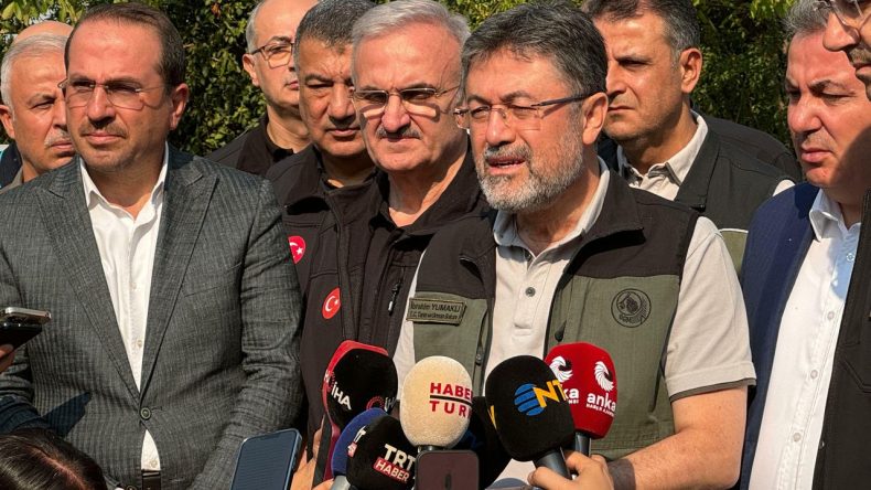 Bakan Yumaklı'dan Açıklama: Bilecik, Eskişehir ve Karabük’teki Yangınlar Kontrol Altında