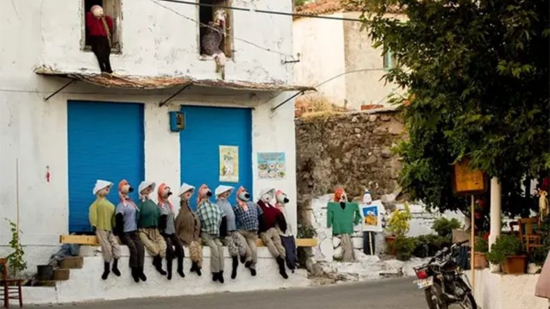 Barbaros Köyü'nde Korkuluklar Hayat Buluyor: Yaratıcı ve Renkli Festival İçin Geri Sayım Başladı