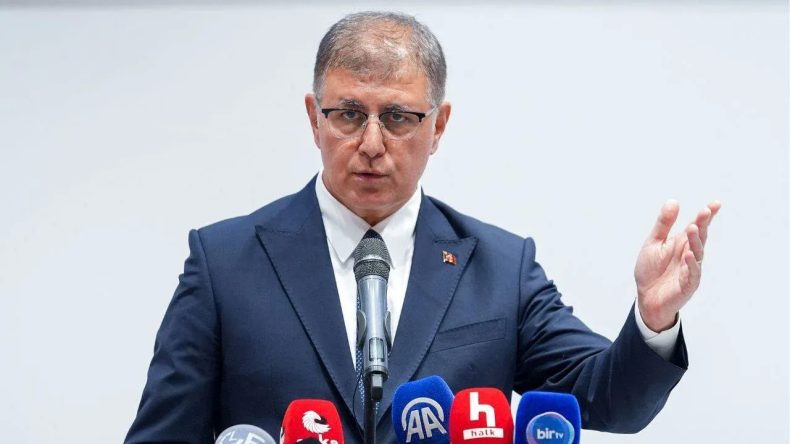 Başkan Tugay'dan 'kurultay davası' tepkisi: CHP'yi karalamak bu kadar kolay olmamalı