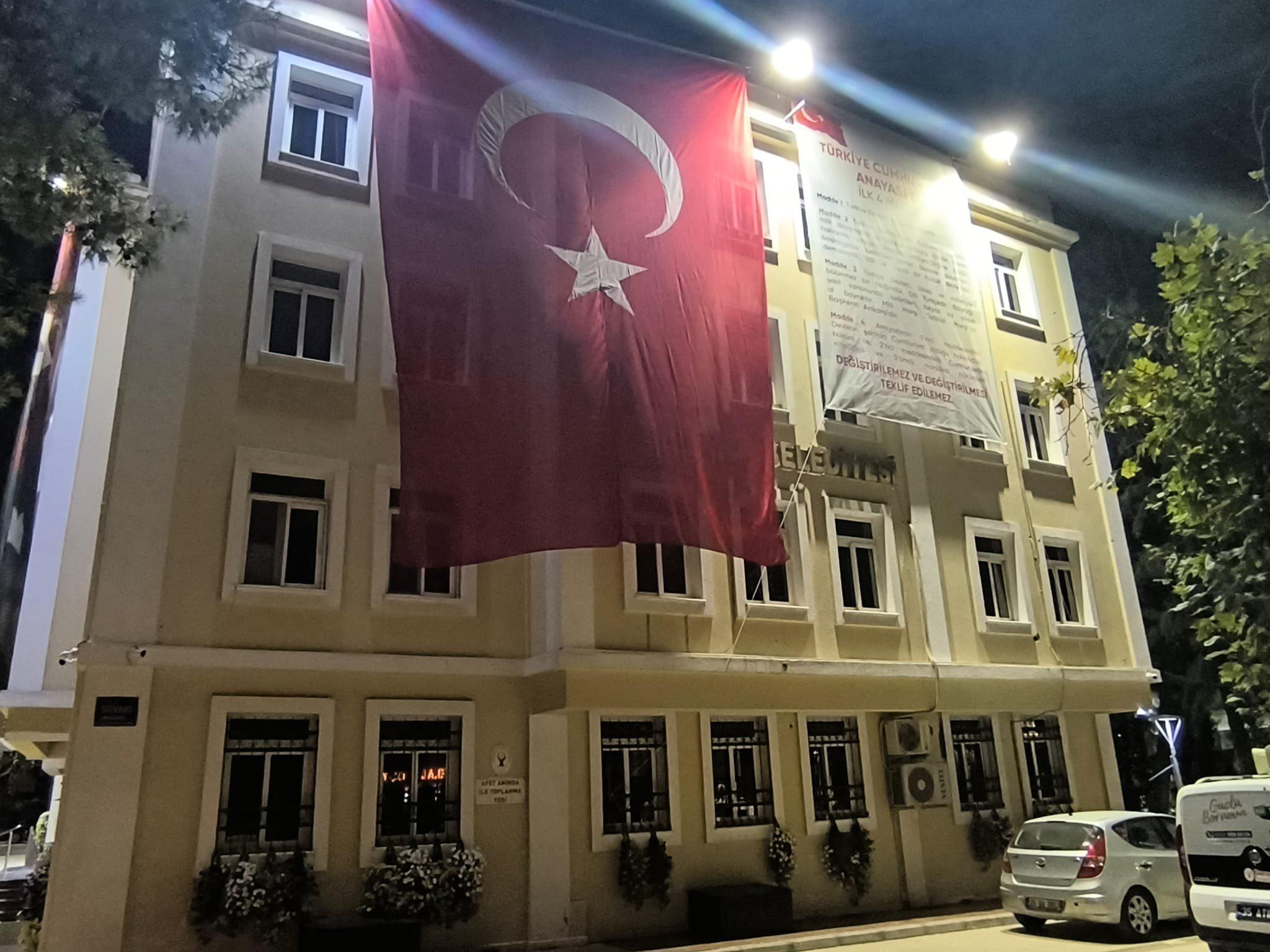 Anayasa Afişi