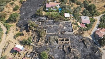 Bayındır&rsquo;da hasar tespit &ccedil;alışmaları başladı: Yangında 5 ev k&uuml;l oldu