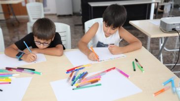 Bayraklı'da &Uuml;cretsiz Yaz Okulu At&ouml;lyeleri Başlıyor