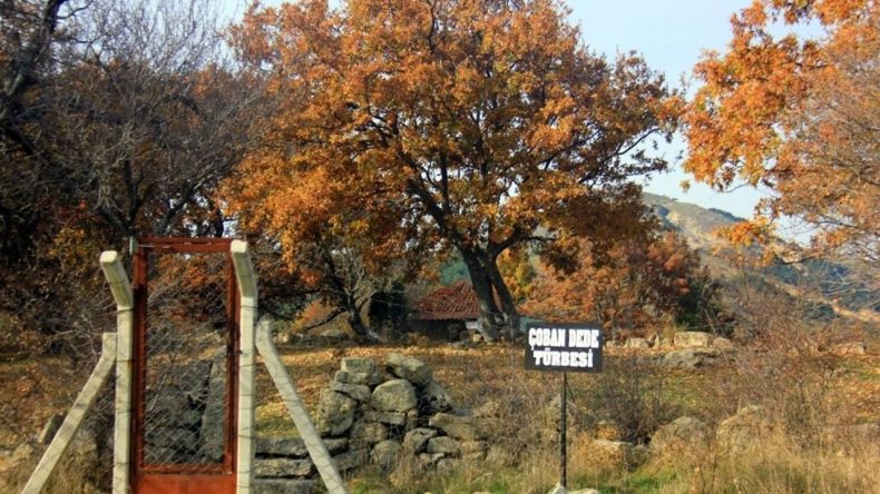 Bergama’nın Sırlarlarla Dolu Türbesi: Çoban Dede Efsanesi Gerçek Mi? Çoban Dede Türbesi'ne Nasıl Gidilir?