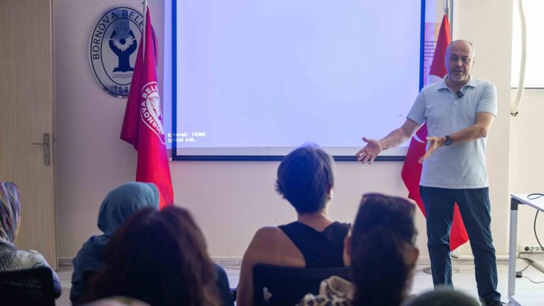 Bornova'da Gıda Güvenliği Semineri: Sağlık Konuları Ele Alındı
