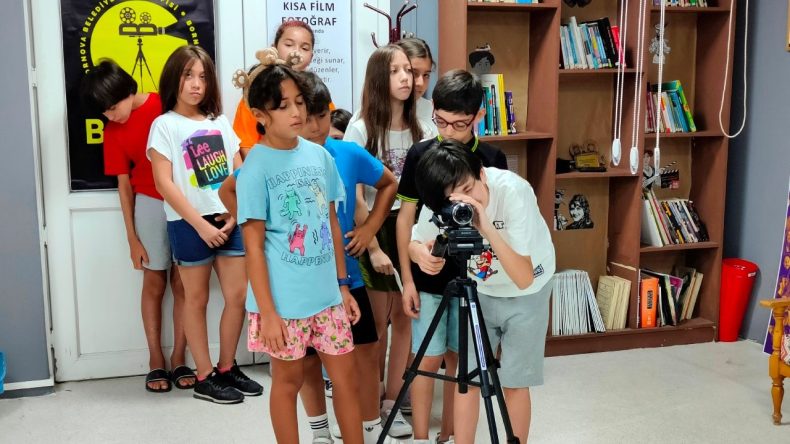 Bornova’da minikler kamera başına geçiyor: Ücretsiz film atölyesi başlıyor!