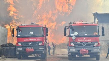 Bornova&rsquo;daki Yangın Kontrol Altına Alındı mı? İzmir'deki Durum Gelişmeleri
