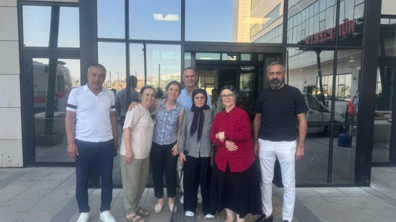Çalık’ın Annesine Ziyaret: İmamoğlu’nun Annesi ve Kız Kardeşi Hastanede