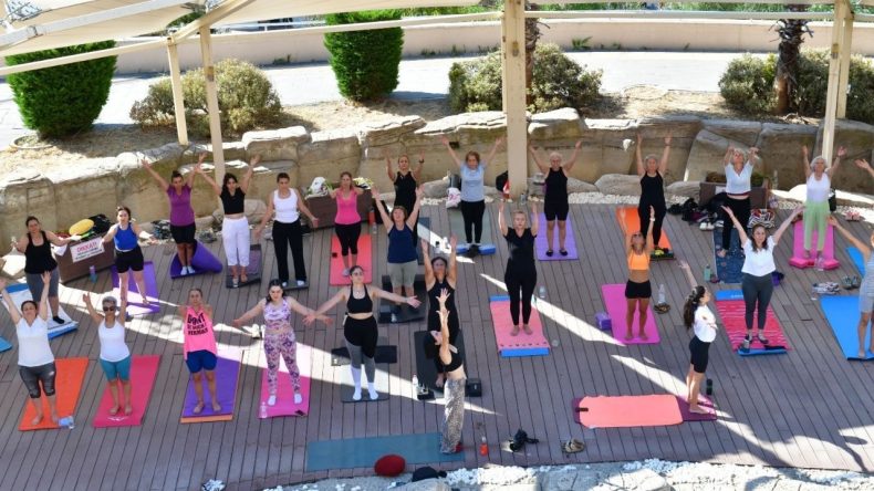 Çiğli’de Yaz Boyu Spor Coşkusu: 7'den 70'e Binlerce Kursiyer Eğitimde
