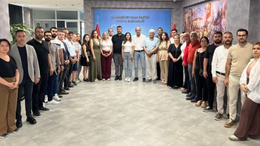CHP İzmir, Aslanoğlu Olmadan İlk Toplantısını Ger&ccedil;ekleştirdi: Yılgınlık Yok, Direniş Var!