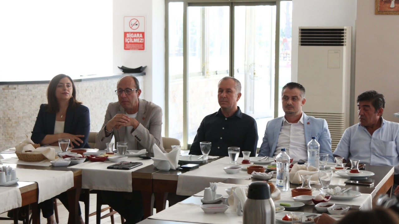 CHP İzmir İl Yönetimi