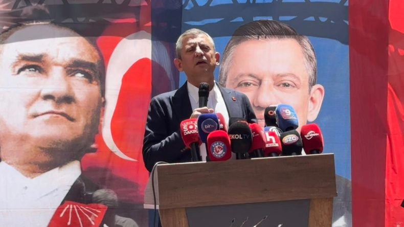 CHP Lideri Özgür Özel İzmir'de Önemli Açıklamalarda Bulundu