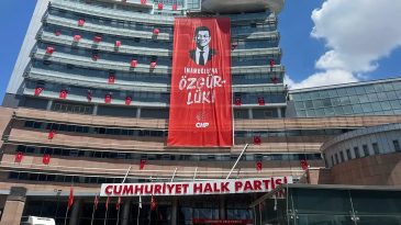 CHP'den Acil Toplantı Kararı: T&uuml;m Belediye Başkanları Ankara'ya Davet Edildi