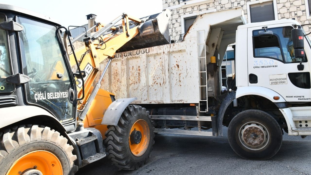 Çiğli moloz toplama çalışmaları
