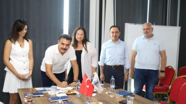 Dikili&rsquo;de Dev GES Projesi İ&ccedil;in İmzalar Atıldı