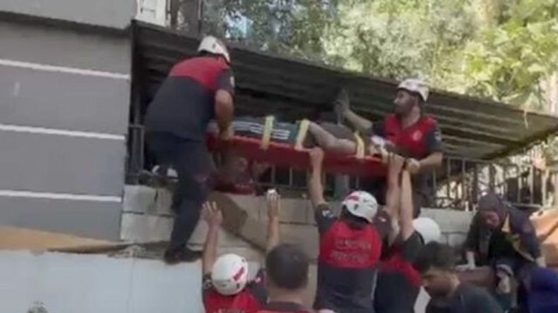 Epilepsi Nöbeti Geçiren Kişi Hayatta Kalma Mücadelesi Veriyor