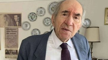 Eski CHP Genel Başkanı'ndan &Uuml;z&uuml;c&uuml; Veda