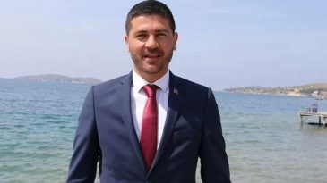 Eski Fo&ccedil;a Belediye Başkanı G&uuml;rb&uuml;z&rsquo;den İddialara Yanıt: Kumpaslarla Değil, Hizmetle Anıldık