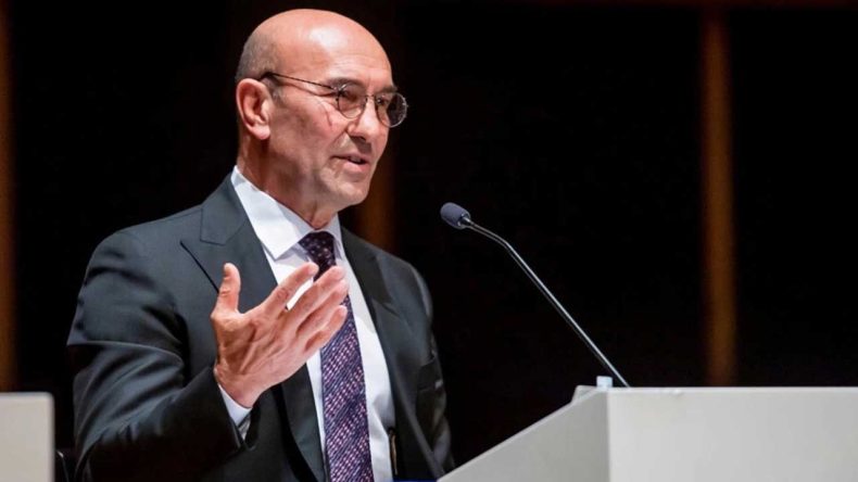 Gözaltına alınan Soyer'den mesaj: Alnım ak, başım dik, sizlerin başını öne eğdirecek hiçbir şey yapmadık