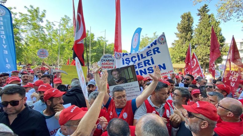 İşine Son Verilen 360 İşçiden Özgür Özel’e Tepki: "Yanımızdayım Demiştin, Neredesin?"