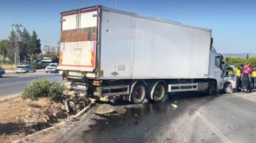 İzmir-Aydın Devlet Kara Yolu'nda Kaza: Gaziemir İstikameti Trafiğe Kapandı, Yolu A&ccedil;ma &Ccedil;alışmaları S&uuml;r&uuml;yor