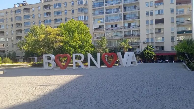 İzmir Bornova'da icradan satılık daire
