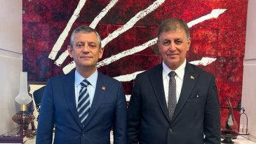 İzmir B&uuml;y&uuml;kşehir Belediye Başkanı Tugay, &Ouml;zg&uuml;r &Ouml;zel'i ziyaret etti