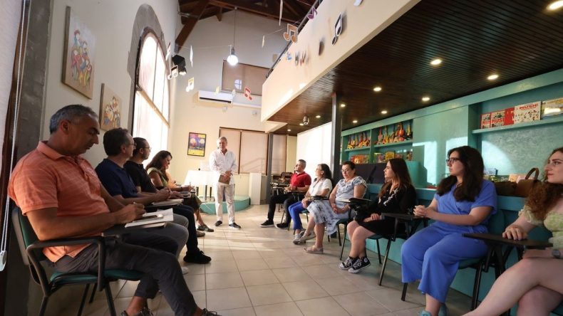 İzmir Büyükşehir Belediyesi'nin Yazarlık Atölyesinden İlk Kitap Yayınlandı