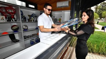 İzmir B&uuml;y&uuml;kşehir'den &Uuml;cretsiz Spor Hizmeti: 3 Yeni İstasyon Hizmete A&ccedil;ıldı