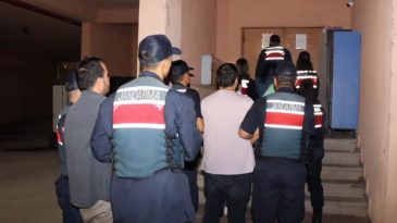 İzmir de Dahil 30 İlde FET&Ouml; Operasyonları: 156 Ş&uuml;pheli G&ouml;zaltına Alındı