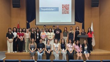 İzmir Karabağlar&rsquo;da Akademi R&uuml;zgarı: Gen&ccedil;ler Kent İ&ccedil;in Sahada