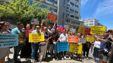 İzmir Kooperatif Mağdurları Birliği&rsquo;nden Emniyet &Ouml;n&uuml;nde A&ccedil;ıklama: Defalarca Anlattık