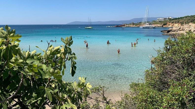 İzmir'in En Sessiz Koyu: Seferihisar Ekmeksiz Tabiat Parkı Yeniden Ziyarete Kapatıldı