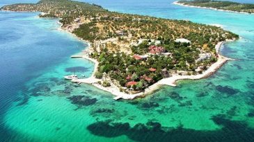 İzmir'in Maldivleri: Turkuaz Deniz, Şelaleler ve Yemyeşil Doğa ile Cennet Gibi Bir Yer