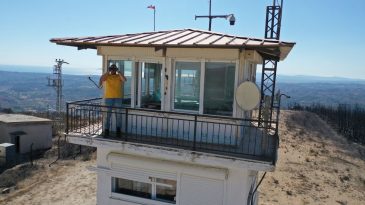 İzmir'de Alevlerin İ&ccedil;inde Kaldı, Yine de G&ouml;rev Yerini Terk Etmedi