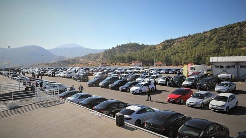İzmir'de Araç Alacaklara Dikkat: Sıfır Araçlara Zam, İkinci Elden Sürpriz Gelişmeler